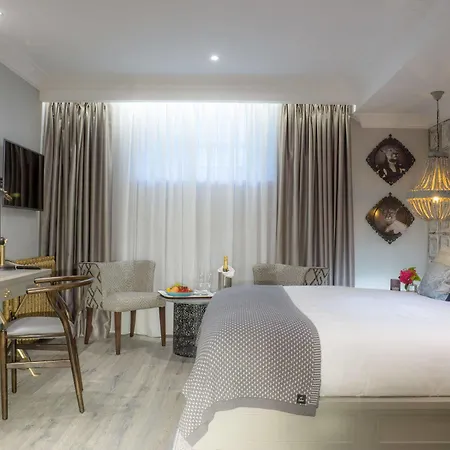 Oriel House 4*